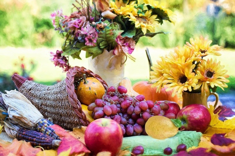 Thanksgiving table setting contest