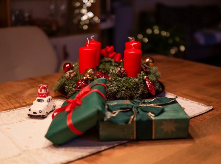 Red Advent candles