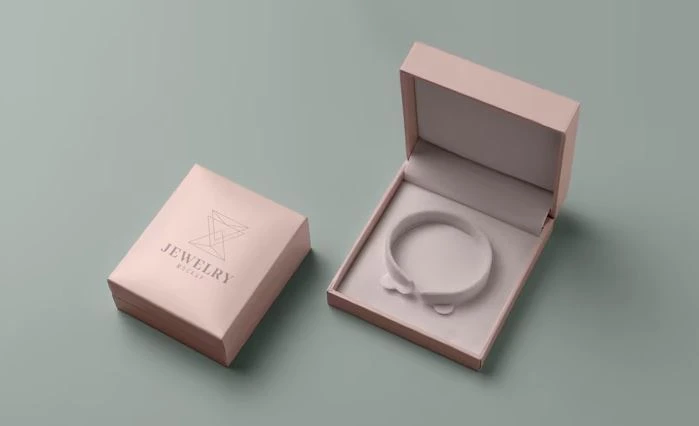 Minimalist jewelry packaging